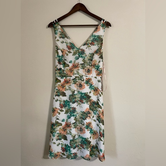 Forever 21 Dresses & Skirts - Forever 21 Contemporary Knee Length Sleeveless Sun Dress